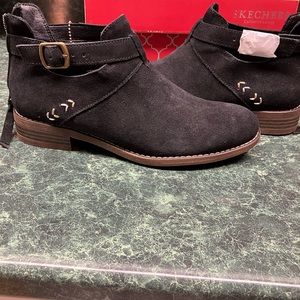 Sketchers black booties